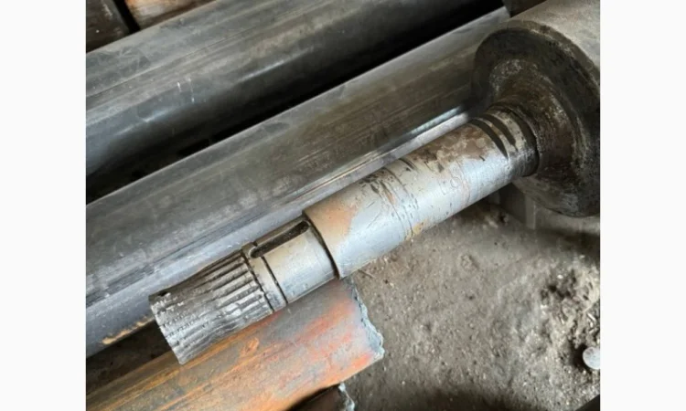 Ротор подрібнювача комбайна / Січкарня комбайна / Вал ротора соломоподрібнювача комбайна - фото № 1