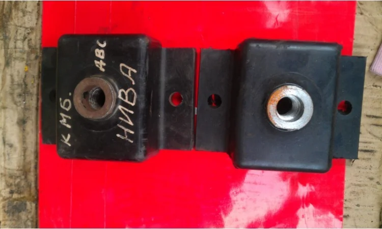 Подушка двигателя комбайн НИВА - фото № 1