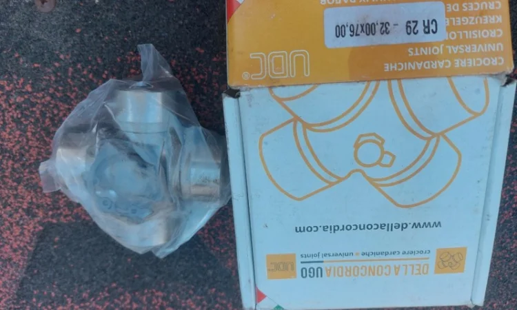 Крестовина карданного вала cr 29 della concordia 941095 claas 214366 claas - фото № 1