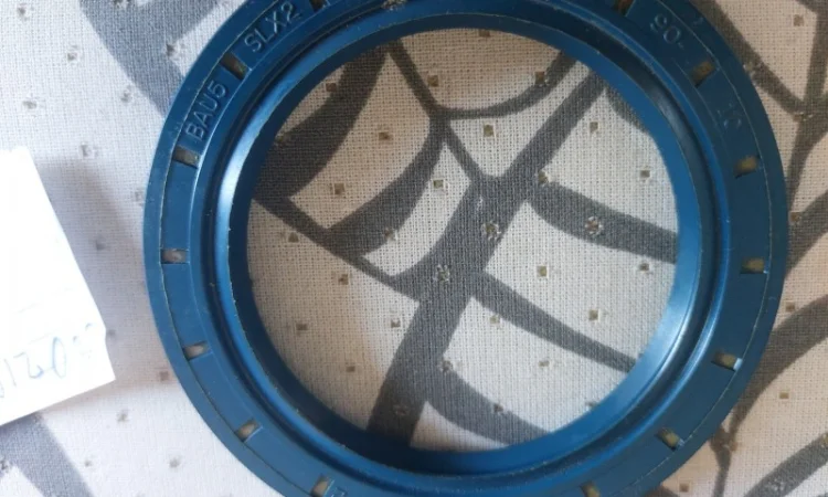 Сальник 65x90x10 оригинал 0002157930 - фото № 1