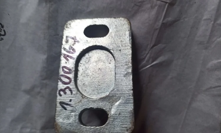 Кронштейн кріплення 1.300.167 - фото № 1