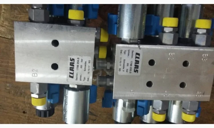 Адаптер для флекси жатки Джон -Дир и комб. Claas Lexion MULTIKUPPLER - фото № 2