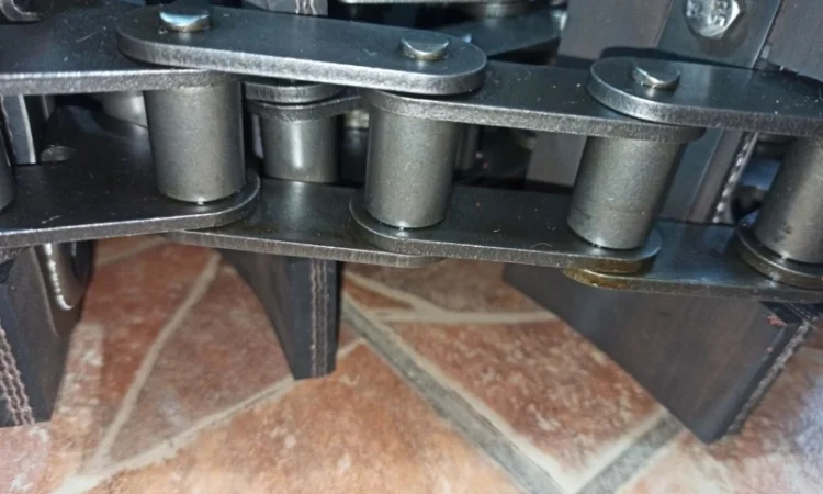 Скребковый транспортер элеватора колосового, зернового НИВА (Усиленная цепь на болтах) - фото № 1