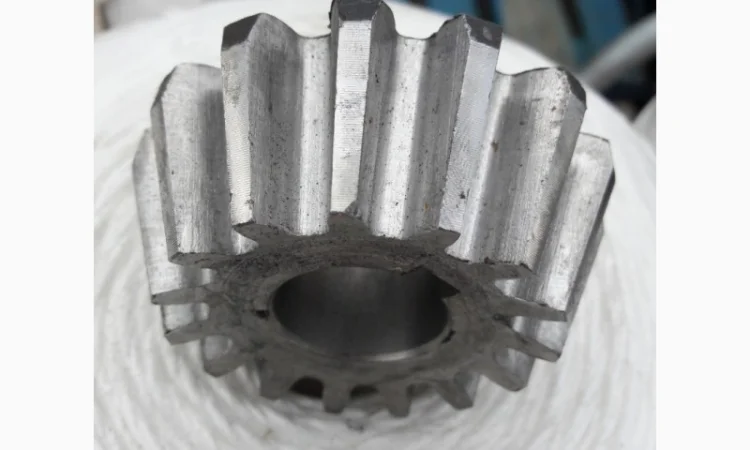 Шестерня вала на 15 зубьев однорядной картофелекопалки - фото № 1