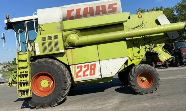 Радиатор водяной комбайна Claas Commandor 228 CS/ 116 CS - фото № 2
