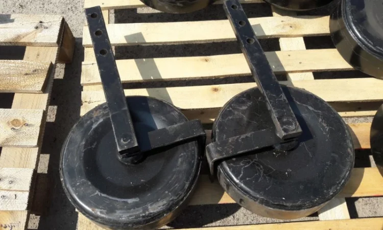 Левое колесо в сборе с стойкой однорядной картофелекопалки - фото № 2