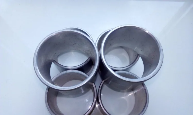 Втулка пальца шатуна в двигатель RABA MAN для Доминатора Dominator 108 Claas - фото № 4