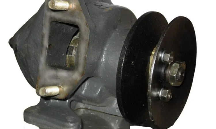 Водяной насос ЯМЗ-236/238 - фото № 1