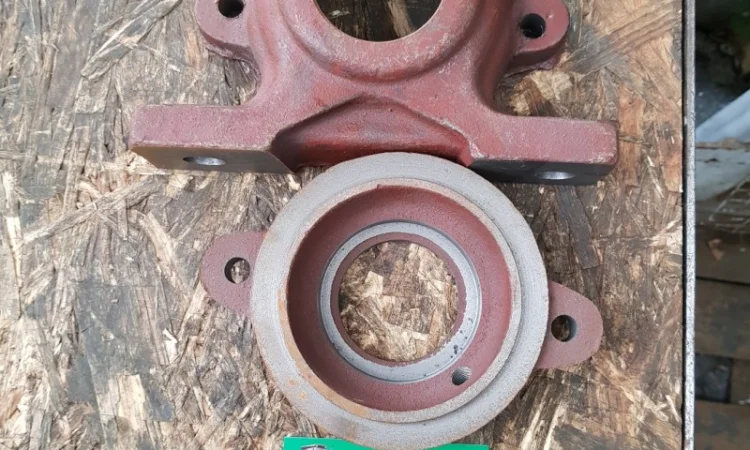 Корпус подшипника 10277 + крышка Н.026.166 (Нива, ПУН-5) вала барабана измельчителя - фото № 1