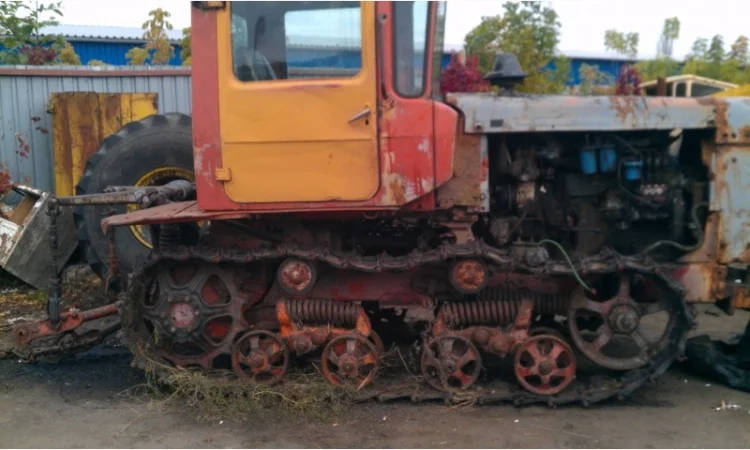 Капот Т-150, Кировец - фото № 2