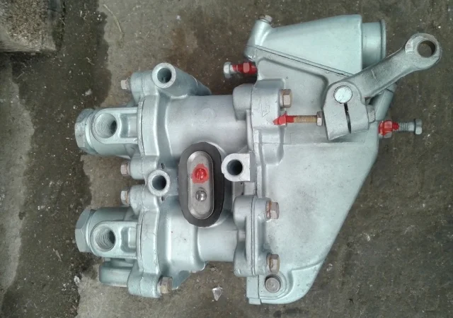 Кран тормозной Т-150 - фото № 4