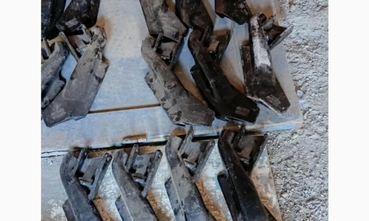 G283730 Greenly Корпус сошника правий John deere - фото № 1