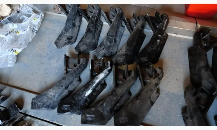 G283731 корпус сошника лівий john deere - GREENLY ОРИГІНАЛ - фото № 1