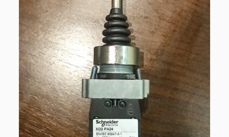 Переключатель: джойстик. SCHNEIDER ELECTRIC XD2PA24 - фото № 2