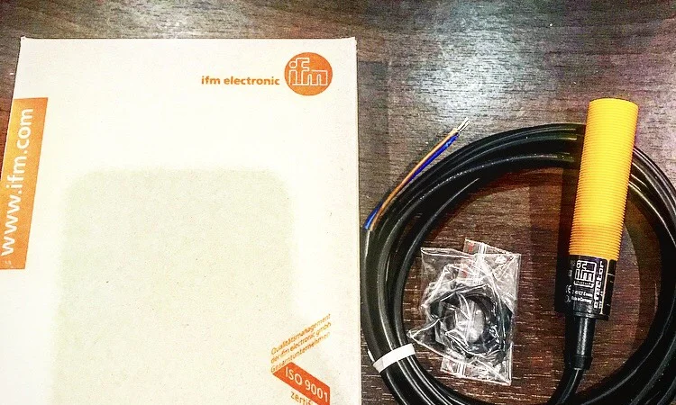 Индуктивный датчик ifm electronic IG0006 - фото № 3