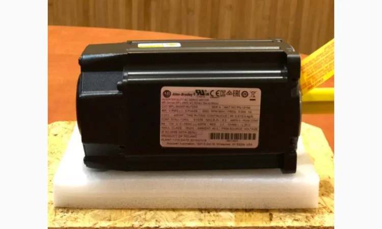 Двигатель Allen-Bradley MPL-B430P-MJ72AA - фото № 2