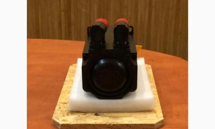 Двигатель Allen-Bradley MPL-B430P-MJ72AA - фото № 3