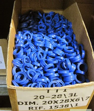 Манжеты гидроцилиндров поршневые, гидравлические уплотнения и сальники - фото № 4