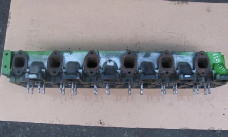 Головка блока цилиндров (ГБЦ) к двигателю DEUTZ-FAHR 2013, б/у - фото № 4