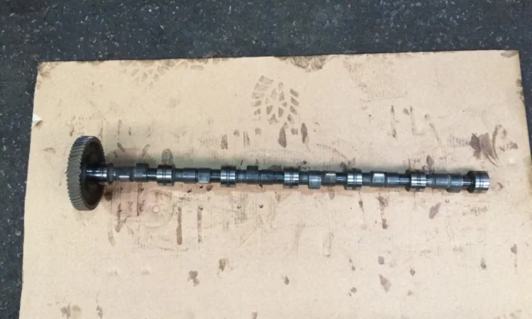 Распредвал к двигателю DEUTZ-FAHR 913, б/у - фото № 1