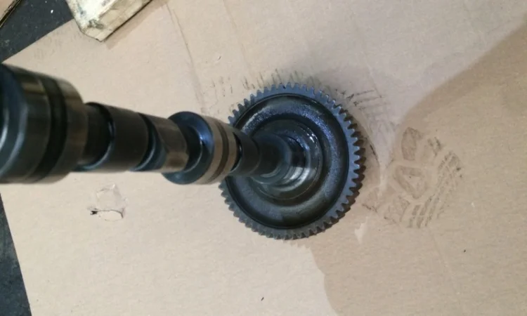 Распредвал к двигателю DEUTZ-FAHR 913, б/у - фото № 4