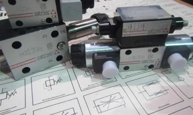Гидрораспределитель электромагнитный Bosch Rexroth 4WE6 - фото № 1