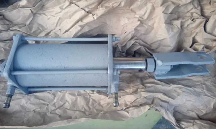 Цилиндр пневматический на Э-652, ЭО-4111, ЭО-4112 - фото № 2