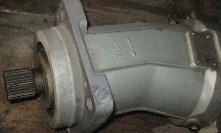 Гидромоторы, насосы, распределители, цилиндры на экскаваторы, автокраны - фото № 2