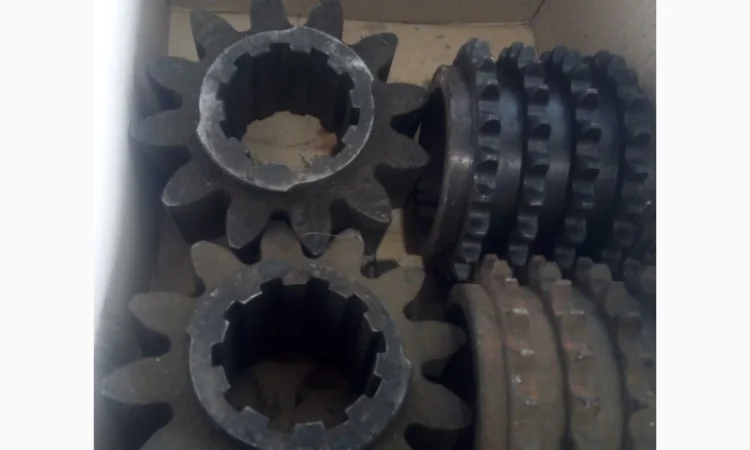 Шестерня Z=12, 652.033.004 - фото № 1