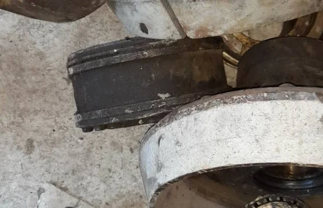 Обойма левая 652Б.032.00.65 на ЭО-652, ЭО-4111, ЭО-4112 - фото № 1