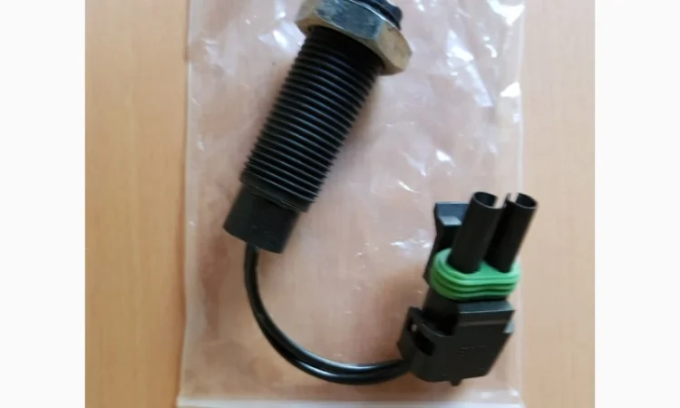 Датчик оборотов комбайна Джон Дир John Deere AH116104 Аналог - фото № 1