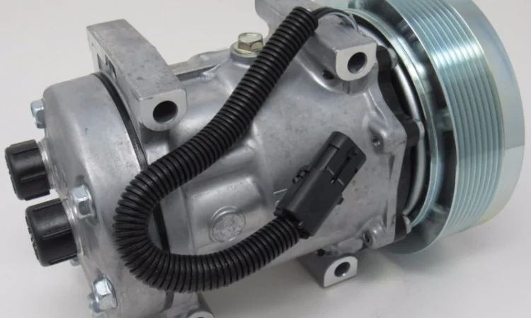 Компрессор кондиционера трактор New Holland T8040 SD7H15 152mm U4768, 4499 - фото № 1