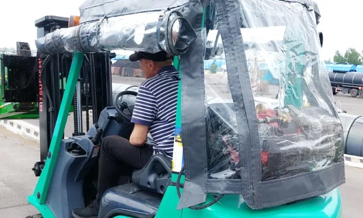 Кабина погрузчика - фото № 1