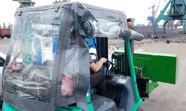 Кабина погрузчика - фото № 2