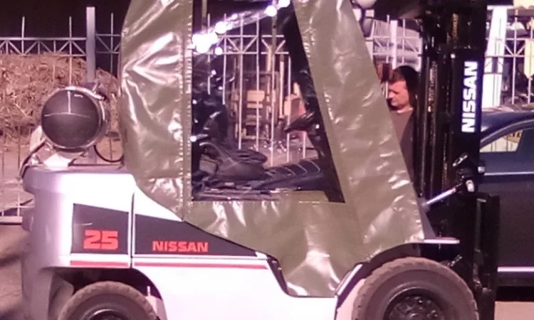 Кабина погрузчика - фото № 4