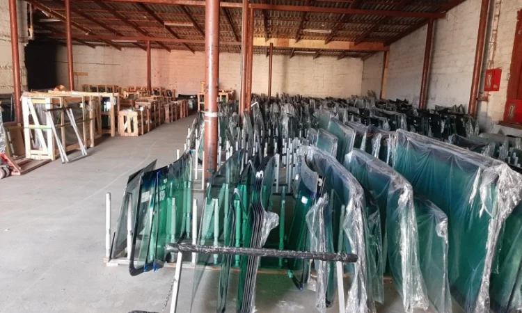 Автостекло легковые, грузовые, сельхозтехника, спринтер и т.д. Большой выбор - фото № 2