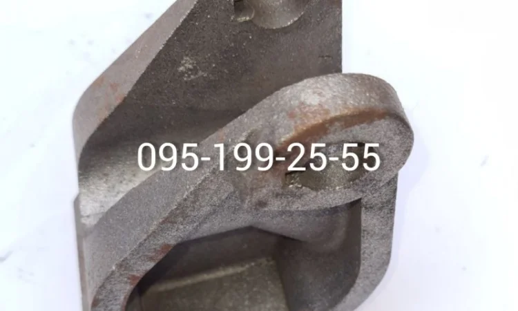 Кронштейн платформи 2ПТС-6, палець кронштейна платформи 2ПТС-6 - фото № 1