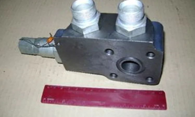 Клапан предохранительный  производства ХТЗ под НШ-32 трактора ХТЗ 151.40.039-4 и НШ-50 тра - фото № 1