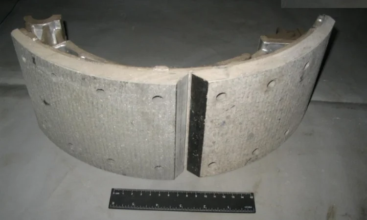 Колодка заднего тормоза а сборе 130-3502090-Б4 автомобиля ЗИЛ-133 ГЯ - фото № 1