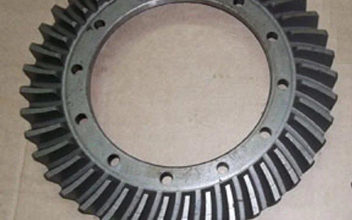 Шестерня ведомая главной передачи 133-2402060 ведущего среднего моста автомобиля ЗИЛ-133ГЯ - фото № 1