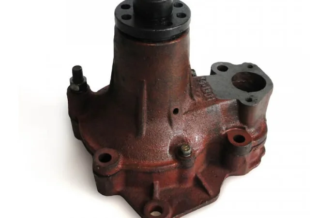 Водяной насос 18Н-13с2 помпа системы водяного охлаждения двигателя СМД 18, СМД 20, СМД 22 - фото № 1