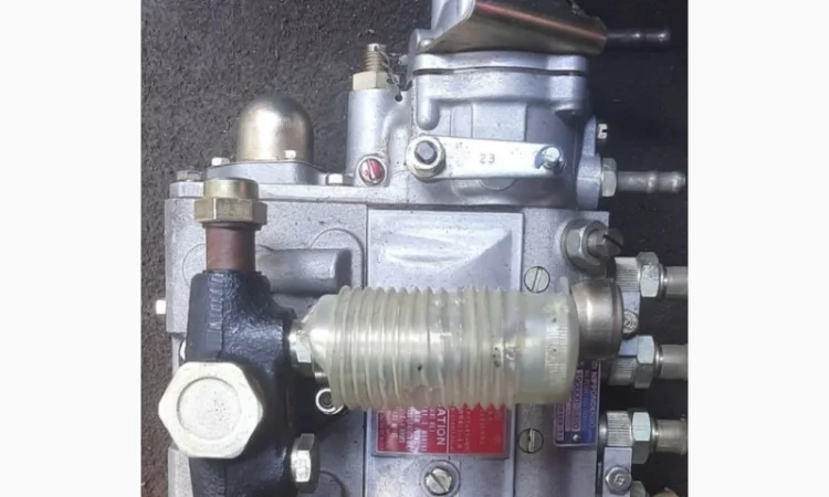 Топливный насос тнвд двигателя тоета Toyota 2J - фото № 3