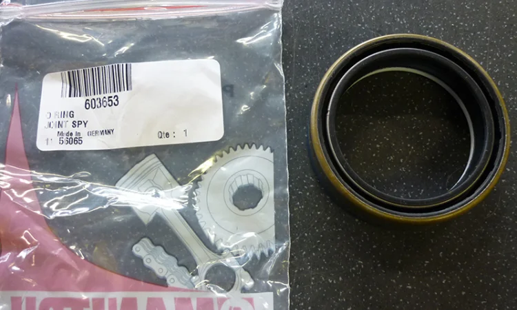 Сальник гумометалевий Manitou 603653 - фото № 1