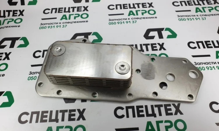 Радиатор охлаждения масла для двигателя Cummins 4B-3.9 3957543, 3904320, 3918292, 3921557 - фото № 1