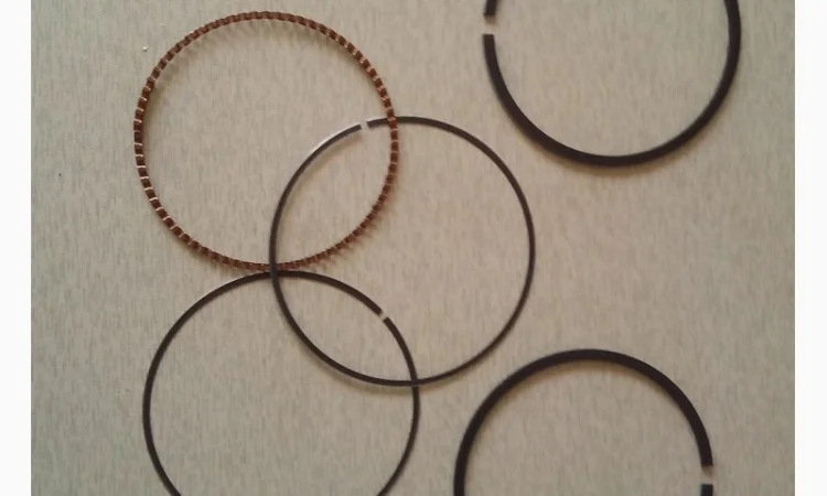 Продам поршень, поршневой комплект в сборе для бензинового двигателя 188f - фото № 2