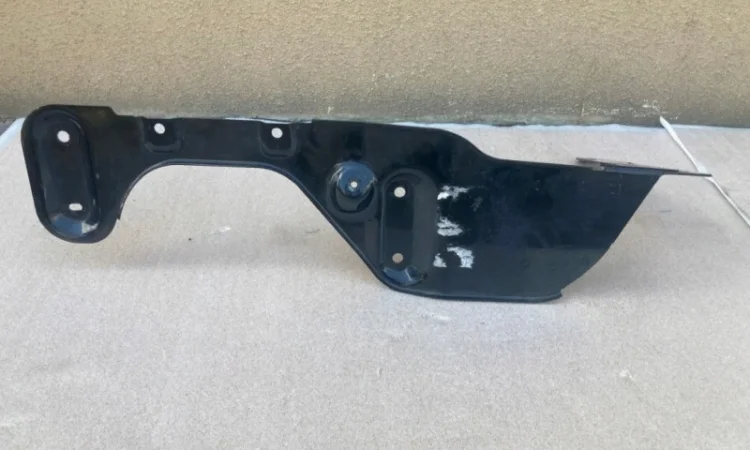 1928315 Кронштейн подножки левый DAF XF 106 Euro 6 2388175 - фото № 2