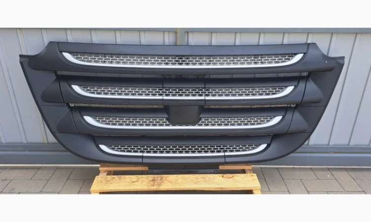 2046502 Решетка радиатора DAF XF 106 Euro 6 - фото № 1