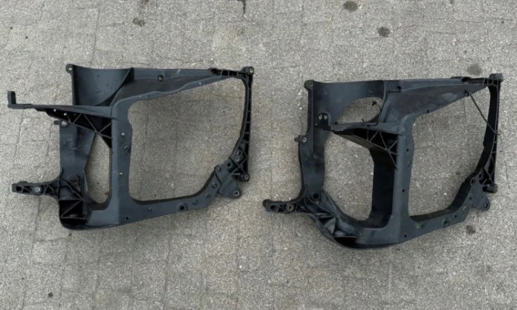 2107373 Кронштейн фары правый DAF XF 106 Euro 6 - фото № 1