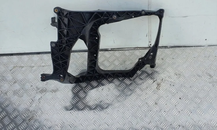 2107372 Кронштейн фары левый DAF XF 106 Euro 6 - фото № 1