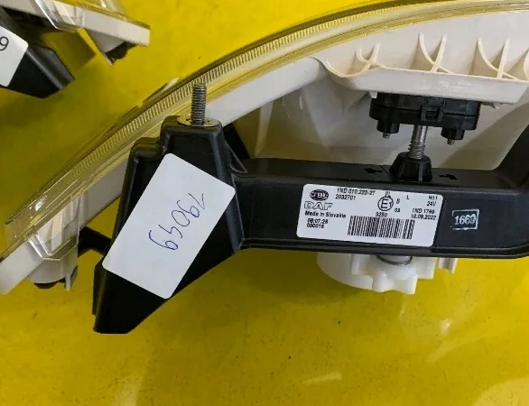 2032702 Фара противотуманная правая DAF XF 106 Euro 6 - фото № 4